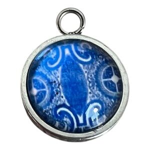 NEW Blue & White Tribal Design Pendant Charm